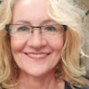 Meet your Posher, Debi